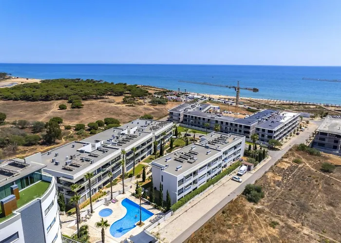 Cavalo Preto With Garden & Pool Quarteira