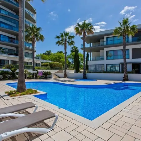 Appartement Cavalo Preto With Garden & Pool